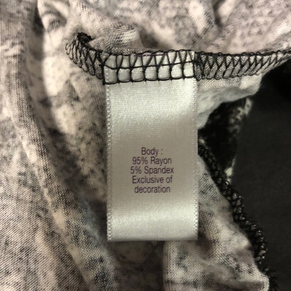 Brand NWT J LO tunic style peasant top size 1x - Picture 4 of 7